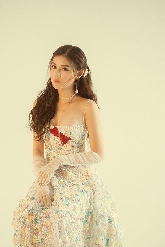 Huyền My thừa nhận độc thân, mơ về đám cưới bí mật trên biển