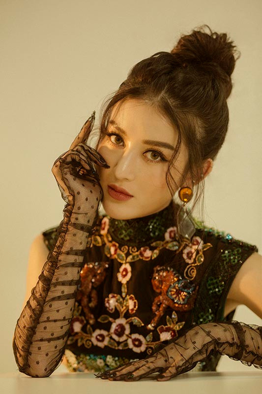 Huyền My thừa nhận độc thân, mơ về đám cưới bí mật trên biển