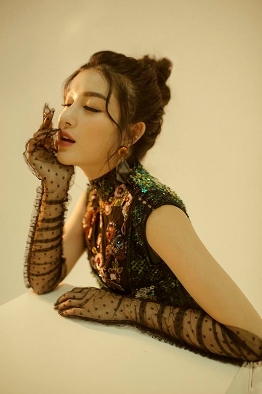 Huyền My thừa nhận độc thân, mơ về đám cưới bí mật trên biển