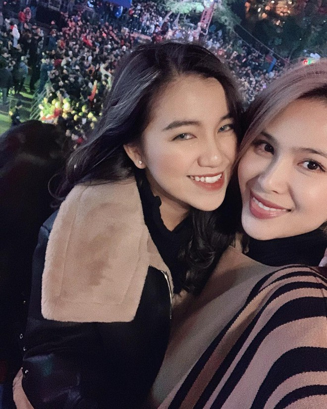 Tiệc năm mới của Rich Kid Việt: Hội em chồng Hà Tăng dẫn đầu về độ sang chảnh ảnh 9 Tiệc năm mới của Rich Kid Việt: Hội em chồng Hà Tăng dẫn đầu về độ sang chảnh ảnh 9