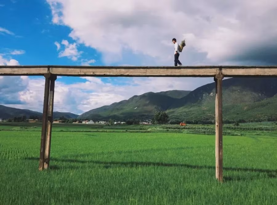 cuoc song than tien cua chang trai doc than 6