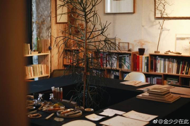 Cuộc sống thần tiên của chàng trai độc thân trong căn biệt thự cổ rộng 300m² ở vùng quê yên bình - Ảnh 13. Cuộc sống thần tiên của chàng trai độc thân trong căn biệt thự cổ rộng 300m² ở vùng quê yên bình - Ảnh 13.