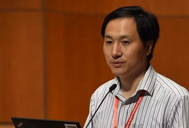 Nhà khoa học Trung Quốc Hạ Kiến Khuê có thể đối mặt với án tử hình vì chỉnh sửa gen người.
