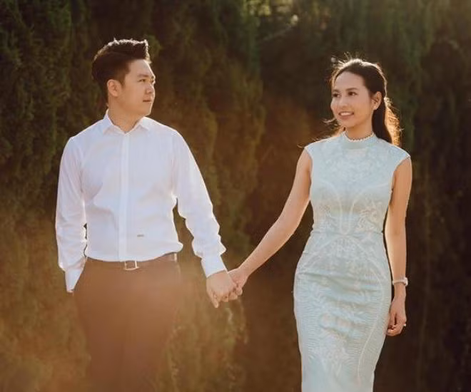 bat ngo truoc thiep cuoi gian di kho tin cua nam ca si le hieu - 3