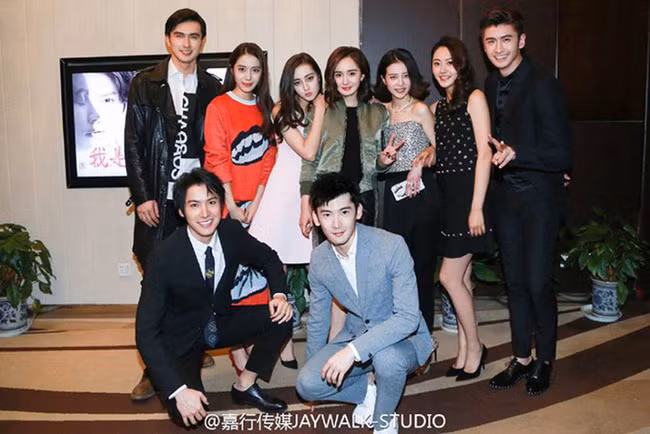 Choáng với khối tài sản “siêu khủng” của nữ hoàng quảng cáo Dương Mịch - Ảnh 5.