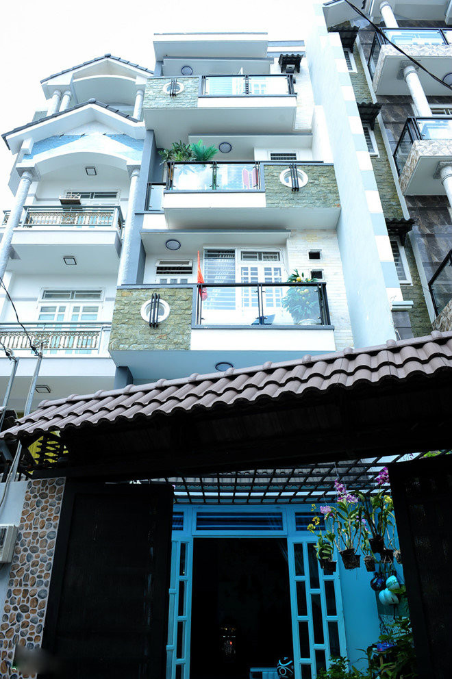 Hé lộ biệt thự “khủng” của ca sĩ Hồ Quang Hiếu ảnh 1 HOQUANGHIU_phunutoday