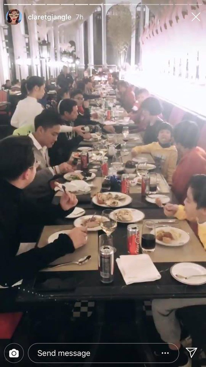 Tiệc năm mới của Rich Kid Việt: Hội em chồng Hà Tăng dẫn đầu về độ sang chảnh ảnh 8 Tiệc năm mới của Rich Kid Việt: Hội em chồng Hà Tăng dẫn đầu về độ sang chảnh ảnh 8