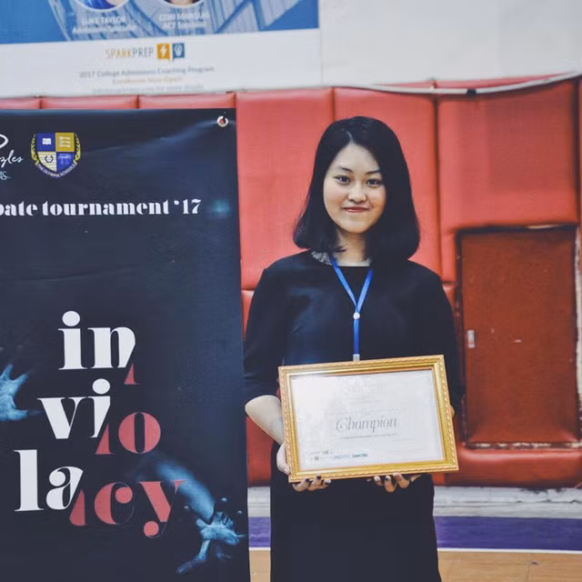 Nhà vô địch giải tranh biện Hà Nội năm 2016.