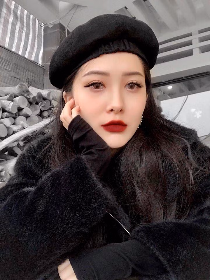 "em gai mua" cua huong tram gay sot vi qua dep, doi chan dai thang tap du chi co 1m56 - 3