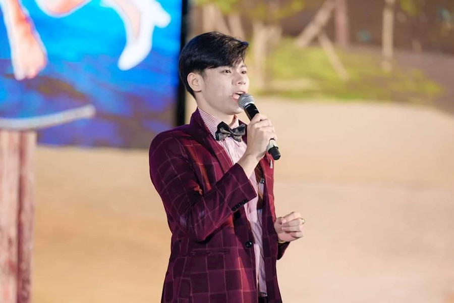 Chàng nhân viên ngân hàng điển trai, dáng đẹp chuẩn người mẫu ảnh 4