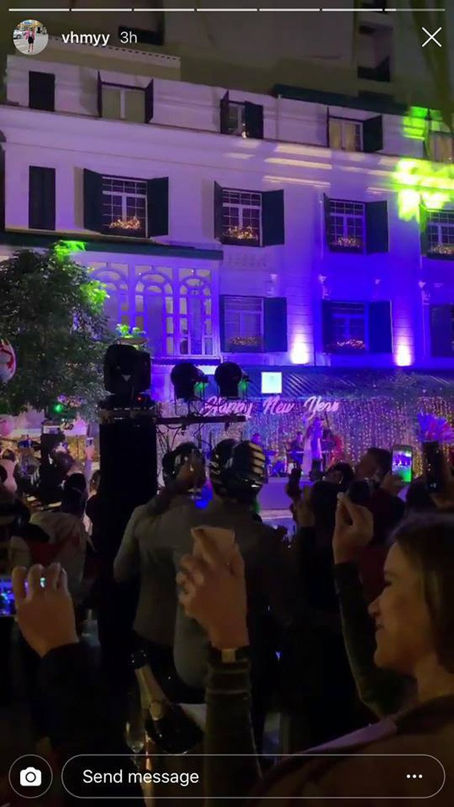 Tiệc năm mới của Rich Kid Việt: Hội em chồng Hà Tăng dẫn đầu về độ sang chảnh ảnh 12 Tiệc năm mới của Rich Kid Việt: Hội em chồng Hà Tăng dẫn đầu về độ sang chảnh ảnh 12