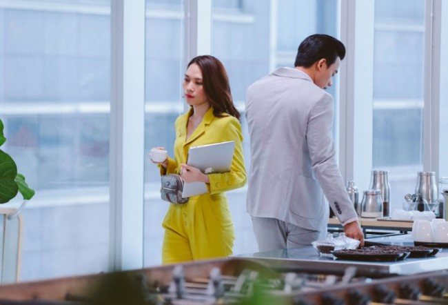 Chuyện ngược đời trong phim mới của Mỹ Tâm: Xem đến giữa thôi, đừng xem đoạn kết! - Ảnh 6. Chuyện ngược đời trong phim mới của Mỹ Tâm: Xem đến giữa thôi, đừng xem đoạn kết! - Ảnh 6.