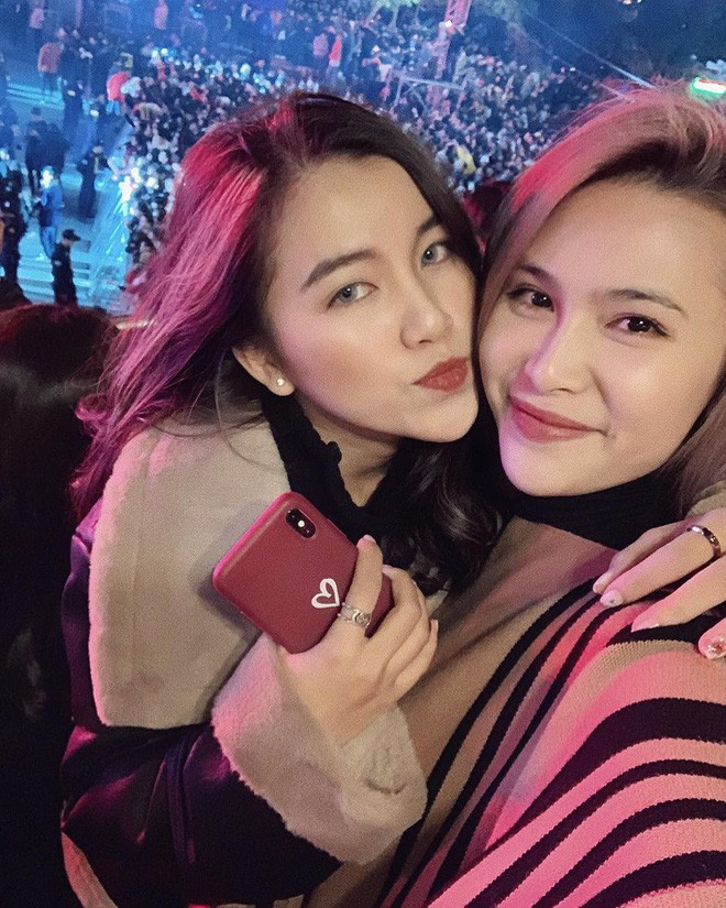 Tiệc năm mới của Rich Kid Việt: Hội em chồng Hà Tăng dẫn đầu về độ sang chảnh ảnh 10 Tiệc năm mới của Rich Kid Việt: Hội em chồng Hà Tăng dẫn đầu về độ sang chảnh ảnh 10