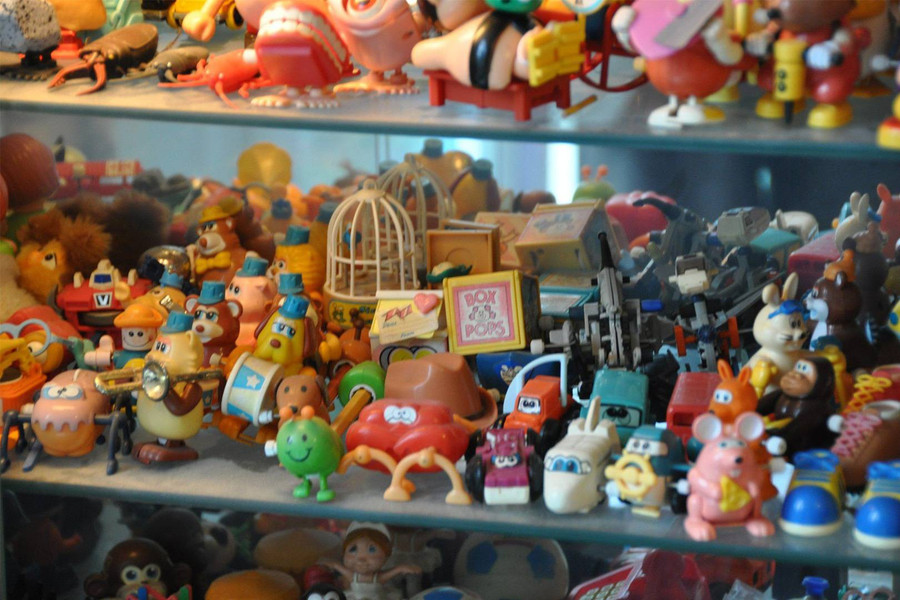 Gặp gỡ Tim Rowett, người đàn ông dành 60 năm cuộc đời để sưu tập 25.000 món đồ chơi độc lạ - Ảnh 3. Gặp gỡ Tim Rowett, người đàn ông dành 60 năm cuộc đời để sưu tập 25.000 món đồ chơi độc lạ - Ảnh 3.