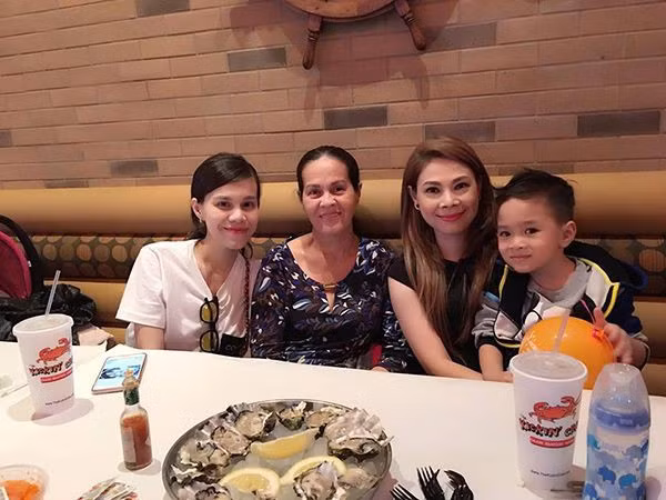 Không ở với bố, mẹ đã đi lấy chồng, cuộc sống con trai Ngô Kiến Huy giờ ra sao? - Ảnh 4.