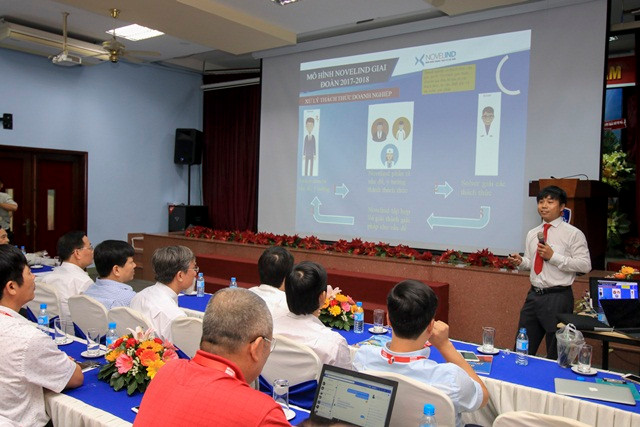 Đại biểu trình bày nghiên cứu và bài tham luận của mình