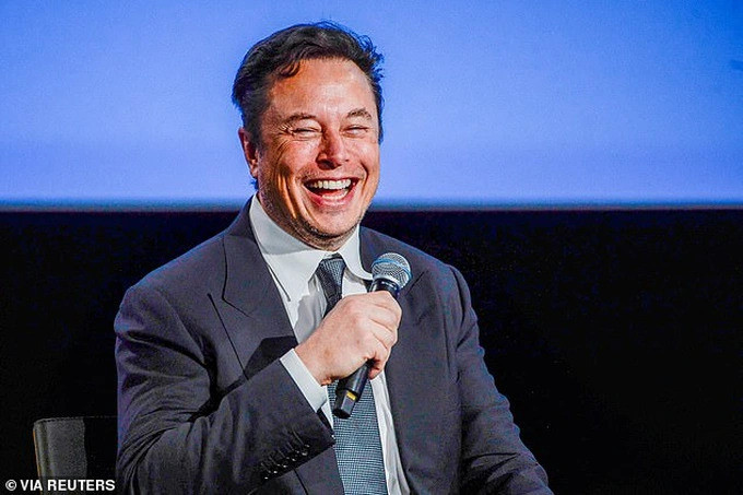 Elon Musk là người gần nhất muốn sở hữu Man United. Elon Musk là người gần nhất muốn sở hữu Man United.