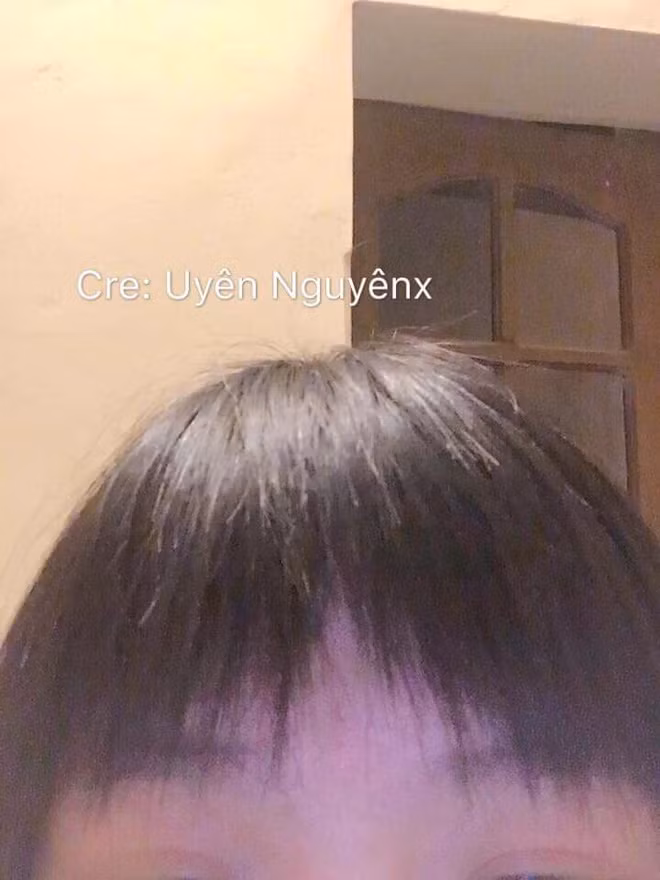 Tóc mái nham nhở không giống ai