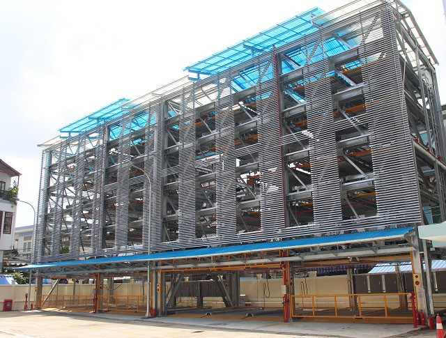 Bãi đỗ xe tại 255 Phan Châu Trinh được xem là bãi đỗ xe thông minh đầu tiên tại Đà Nẵng với 100% công nghệ và thiết bị được nhập khẩu, chuyển giao từ Nhật Bản.