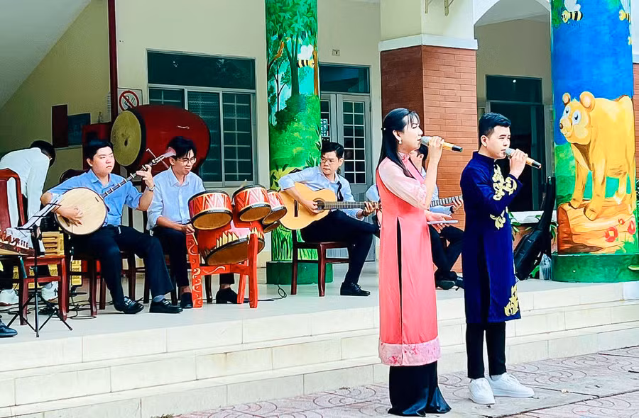 Một hoạt động giao lưu của mô hình tại Trường Tiểu học Cái Khế 1. Ảnh: Tấn Đạt.