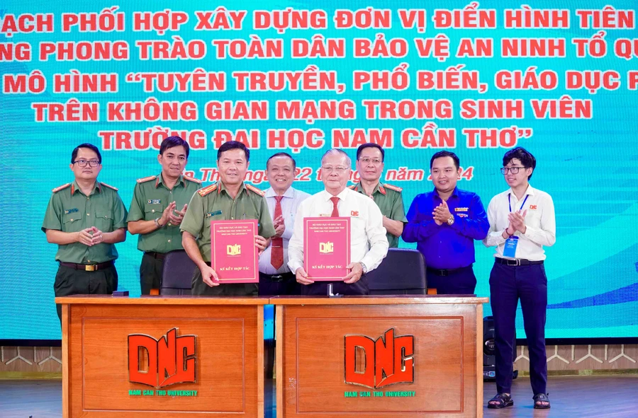 Lễ ký kết kế hoạch phối hợp. 