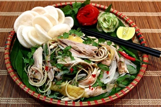 Gà trộn rau củ ngon miệng đẹp da không lo béo