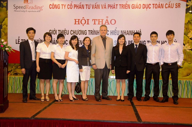 Đội ngũ giảng viên môn đọc nhanh được tiến sĩ Bruce đào tạo Đội ngũ giảng viên môn đọc nhanh được tiến sĩ Bruce đào tạo
