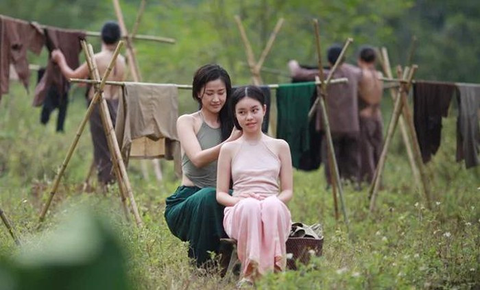 Nguyễn Phương Anh khẳng định với báo Mỹ rằng đoàn phim không phạm luật, trong khi nữ chính Trà My và mẹ cô bé bị nhiều người xúc phạm. Nguyễn Phương Anh khẳng định với báo Mỹ rằng đoàn phim không phạm luật, trong khi nữ chính Trà My và mẹ cô bé bị nhiều người xúc phạm.