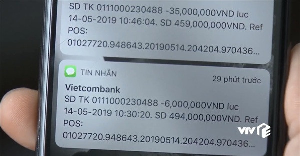 Nam diễn viên để lộ số tài khoản trên phim. Nam diễn viên để lộ số tài khoản trên phim.