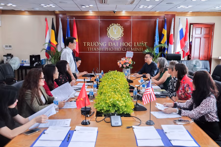 PGS.TS Trần Hoàng Hải – Quyền hiệu trưởng Trường ĐH Luật TP.HCM phát biểu tại lễ ký kết