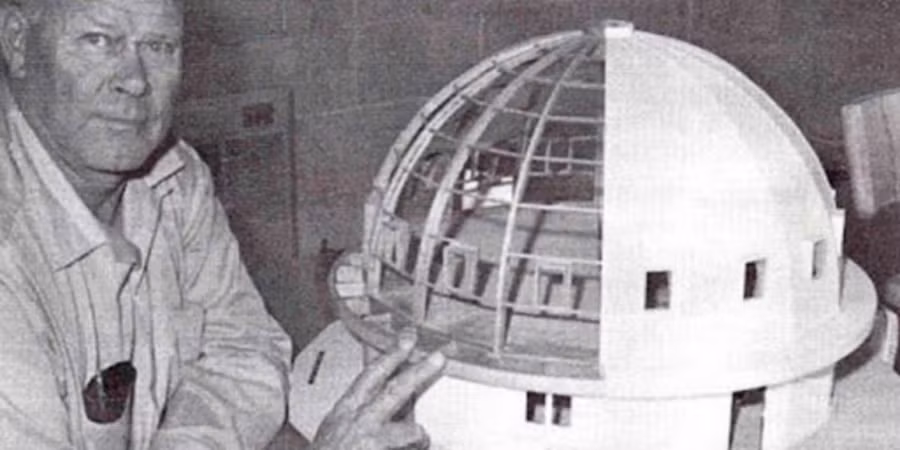 George Van Tassel và mô hình “cỗ máy thời gian”.