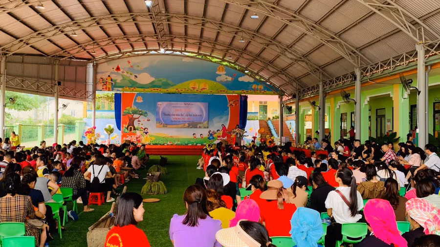 Ngày hội quy tụ hơn 300 trẻ cùng nhiều phụ huynh, giáo viên các trường mầm non trên địa bàn thành phố Lào Cai tham gia.