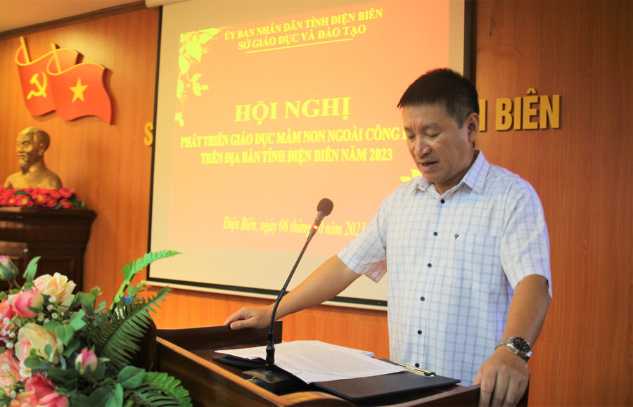 Ông Lê Quang Vinh, Phó Giám đốc Sở GD&ĐT tỉnh Điện Biên phát biểu tại Hội nghị. Ông Lê Quang Vinh, Phó Giám đốc Sở GD&ĐT tỉnh Điện Biên phát biểu tại Hội nghị.