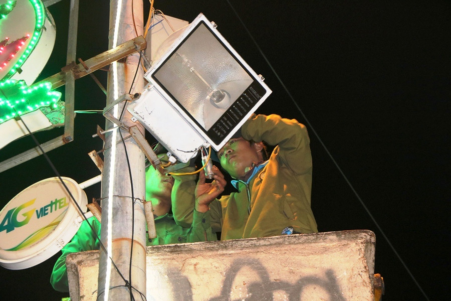 Ninh Thuận: 29 Tết, phố phường tất bật những công việc cuối cùng ảnh 7