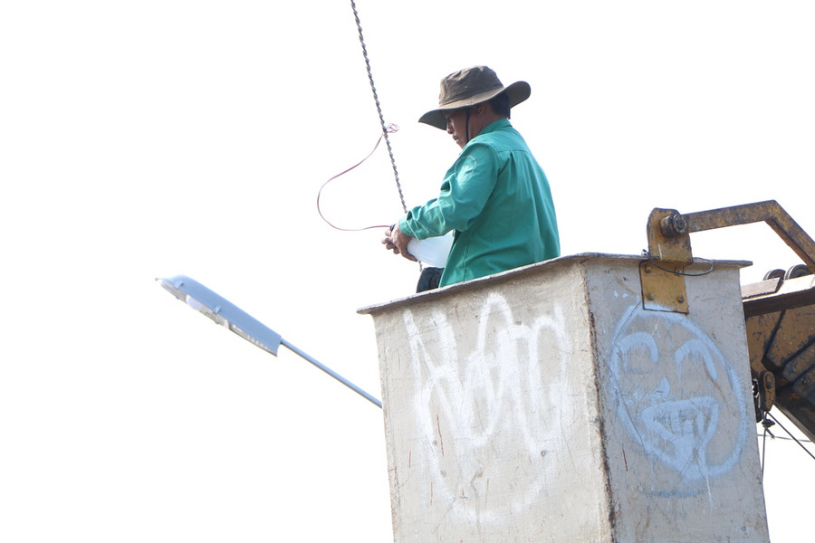 Ninh Thuận: 29 Tết, phố phường tất bật những công việc cuối cùng ảnh 5