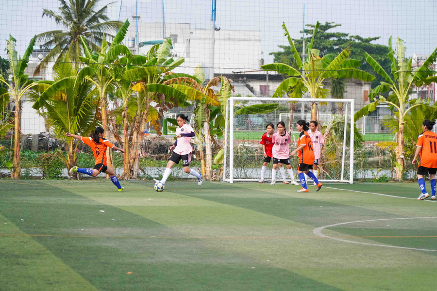 Những pha ghi bàn đẹp tại giải bóng đá nữ HS TP Cần Thơ. Những pha ghi bàn đẹp tại giải bóng đá nữ HS TP Cần Thơ.