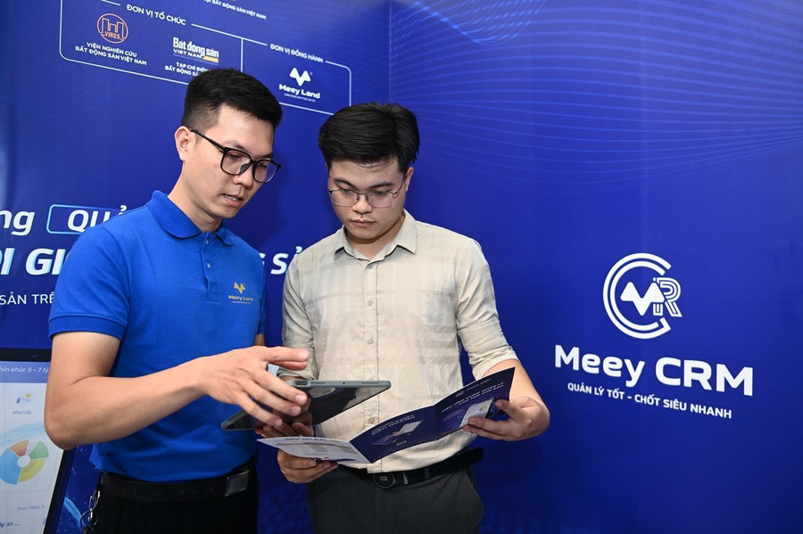Khách mời tham dự Hội nghị trực tiếp trải nghiệm ứng dụng Meey CRM Khách mời tham dự Hội nghị trực tiếp trải nghiệm ứng dụng Meey CRM