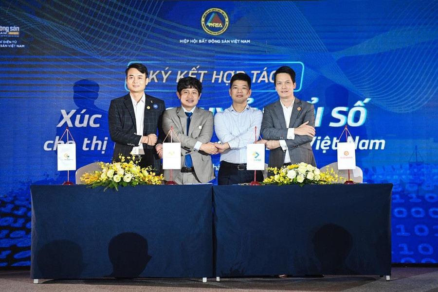 Đại diện các đơn vị tham gia lễ ký kết hợp tác Đại diện các đơn vị tham gia lễ ký kết hợp tác