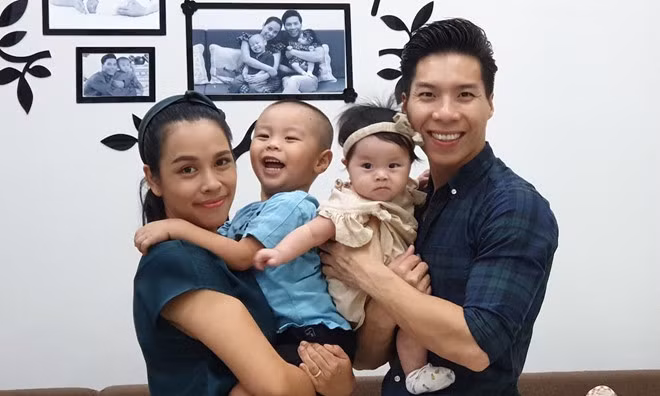 Gia đình hạnh phúc của Quốc Nghiệp - Ngọc Mai. Gia đình hạnh phúc của Quốc Nghiệp - Ngọc Mai.