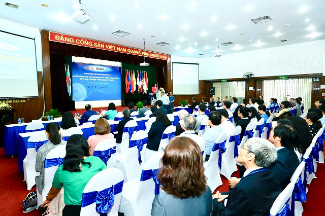 Quang cảnh hội thảo quốc tế về quản lý giáo dục đại học Quang cảnh hội thảo quốc tế về quản lý giáo dục đại học