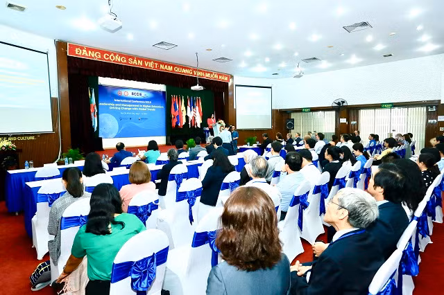 Quang cảnh hội thảo quốc tế về quản lý giáo dục đại học