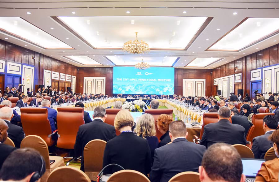  Hội nghị Liên Bộ trưởng Ngoại giao – Kinh tế APEC (AMM) lần thứ 29 với sự tham dự của các Bộ trưởng Ngoại giao và Kinh tế của 21 nền kinh tế thành viên APEC.