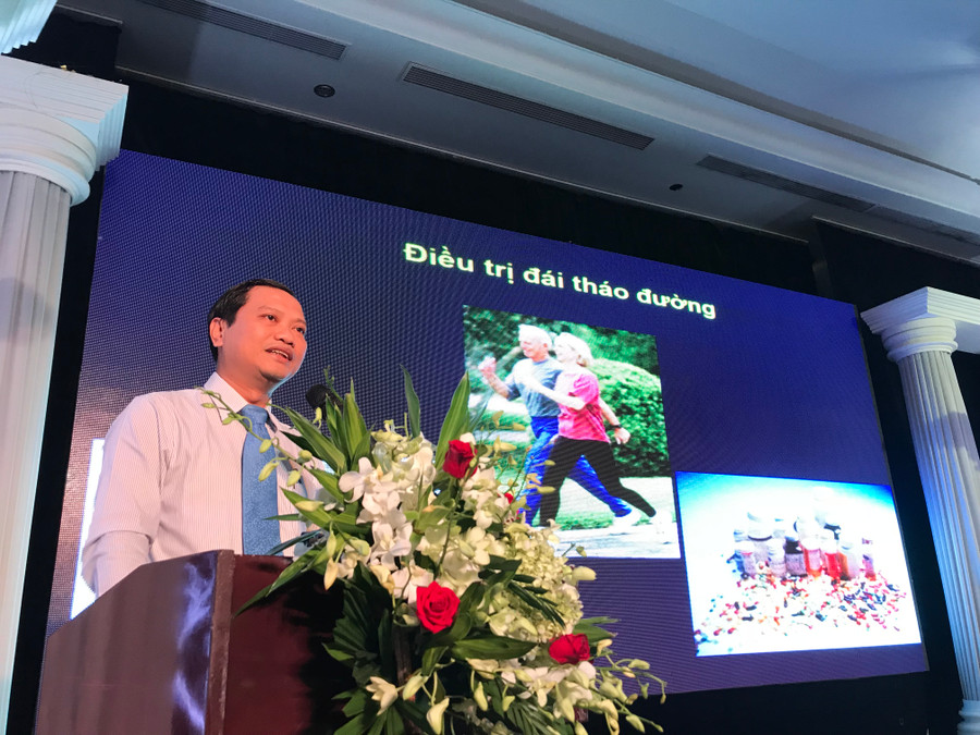 TS.BS Phan Hữu Hên chia sẻ cách thiết lập chế độ dinh dưỡng theo thể trạng của từng bệnh nhân, hỗ trợ kiểm soát đường huyết tốt nhất