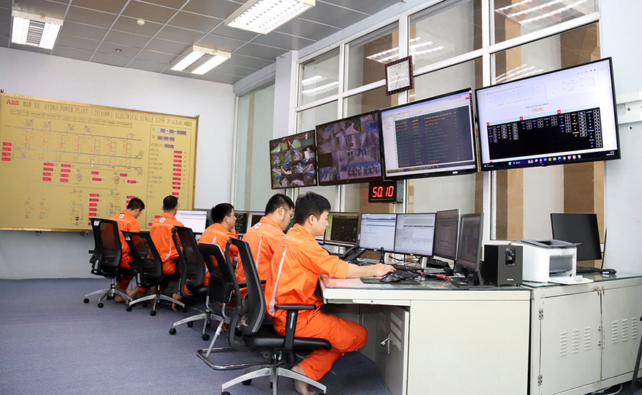 Phòng điều khiển trung tâm Nhà máy Thuỷ điện Bản Vẽ. Ảnh: Phạm Tâm. Phòng điều khiển trung tâm Nhà máy Thuỷ điện Bản Vẽ. Ảnh: Phạm Tâm.