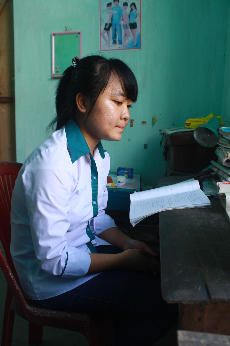 “Em mong mình khỏi bệnh để đi học, đậu vào ĐH, thực hiện ước mơ của anh trai” - Tú chia sẻ