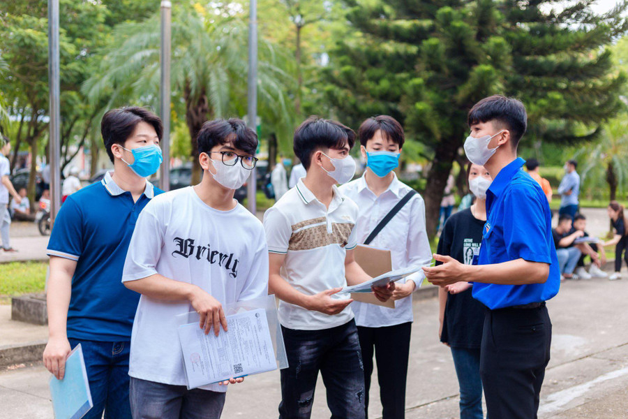 Năm học 2023 - 2024, trường Đại học Kỹ thuật Công nghiệp tuyển sinh được trên 2.000 sinh viên.