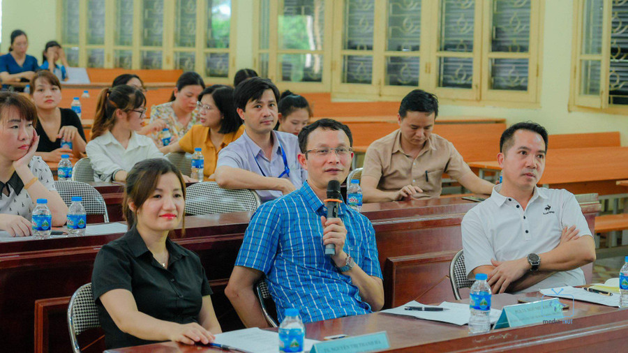 Công khai tỷ lệ cử nhân có việc làm khiến sinh viên xác định được ngành học và nhu cầu thị trường lao động.