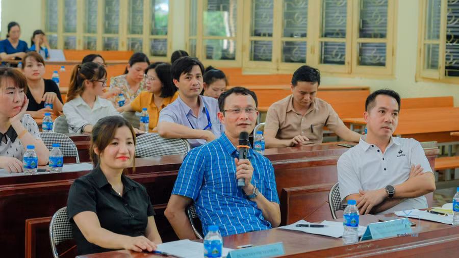 Công khai tỷ lệ cử nhân có việc làm khiến sinh viên xác định được ngành học và nhu cầu thị trường lao động.