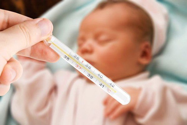 Thấy người con có vết thâm đen lan rộng, mẹ sợ hãi khi biết con mắc bệnh nguy hiểm có thể mất mạng chỉ trong vài giờ - Ảnh 5. Thấy người con có vết thâm đen lan rộng, mẹ sợ hãi khi biết con mắc bệnh nguy hiểm có thể mất mạng chỉ trong vài giờ - Ảnh 5.