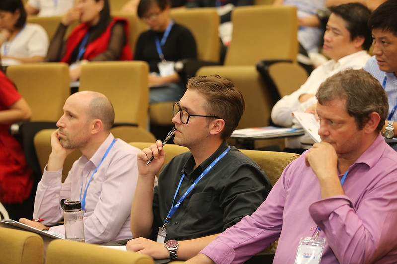 Đại biểu quan tâm các nội dung của Hội nghị.